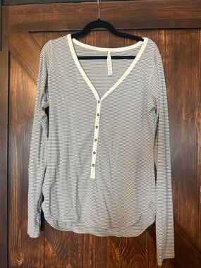 lululemon athletica Gray & White Striped Henley Long Sleeve Top